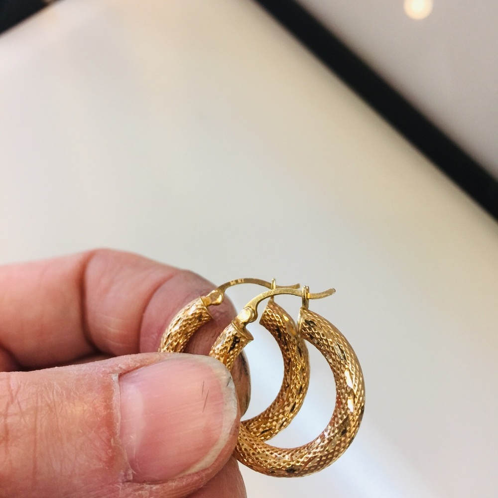 14k Diamond cut Hoop Earrings - Picture 4 of 7